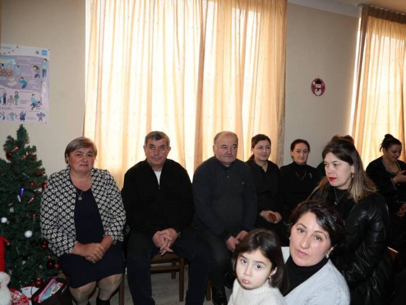 ცაგერის მუნიციპალიტეტის მერის პირველი მოადგილე რევაზ ახვლედიანი  ქალაქ ცაგერში #1 და #2...